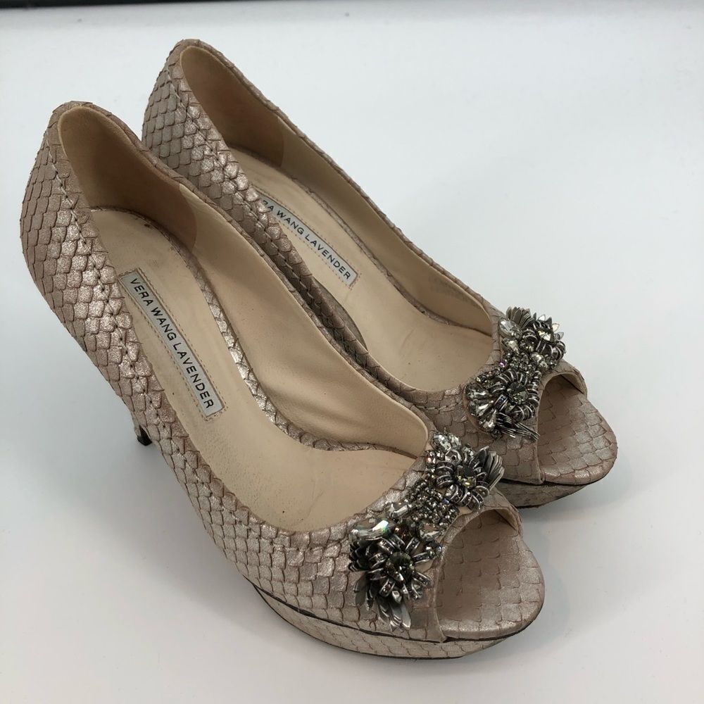VERA WANG LAVENDER Leather Scale Pumps Jewel Embellished‎